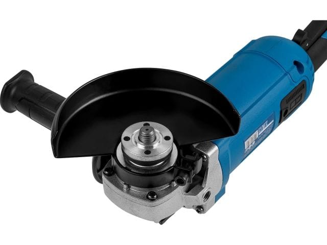 Двуручная углошлифмашина в кор. 150 мм, 1400 Вт, 8400 об/мин, пылезащ., 4м кабель (3.4 кг, М14) BULL WS 1501