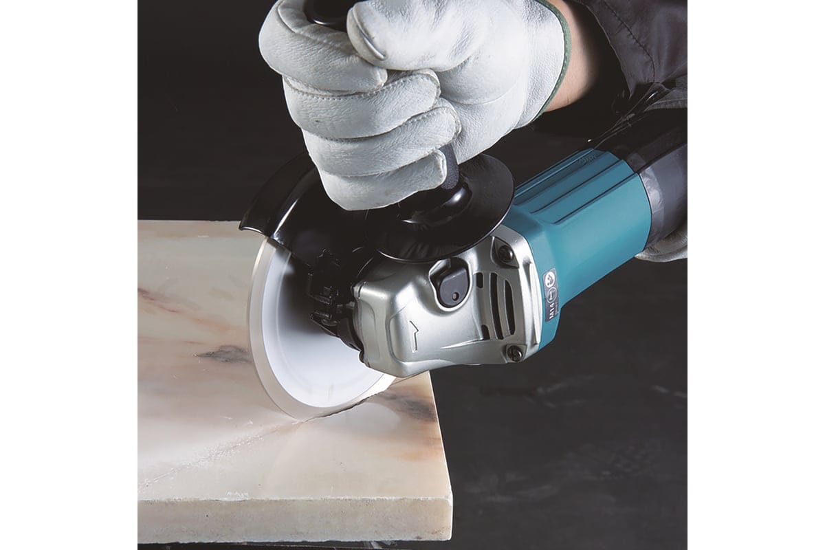 Одноручная углошлифмашина в кор. (720 Вт, диск 125х22 мм без регул. об.) MAKITA GA5030R