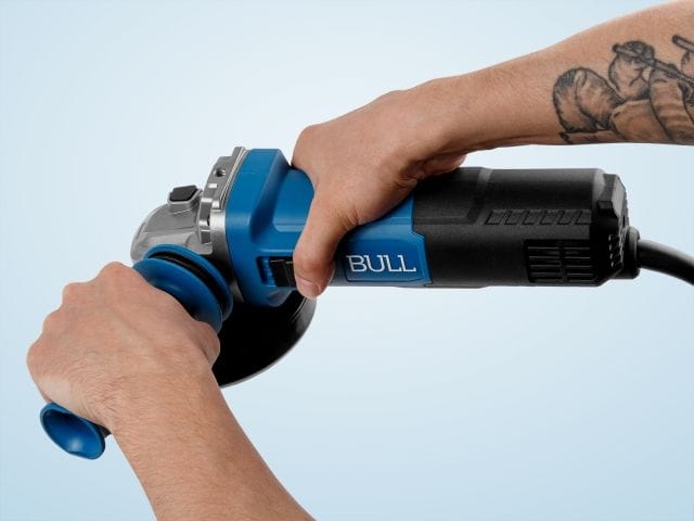 Одноручная углошлифмашина в кор. 125 мм, 1800 Вт, плав. пуск., конст. эл. (11 000 об/мин, защита от перегрузки, защита от повторного включения) BULL