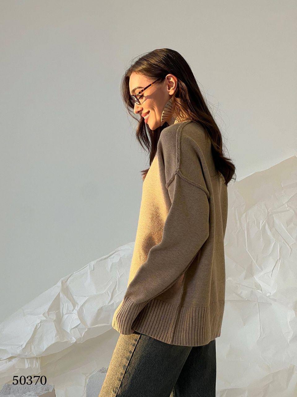 Свитер женский — высокий воротник, оверсайз, бежевый MISS DIVA