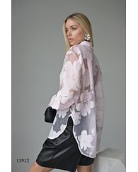 Рубашка из прозрачной ткани с нежным цветочным принтом. MISS DIVA Рубашка из прозрачной ткани с нежным цветочным принтом. MISS DIVA