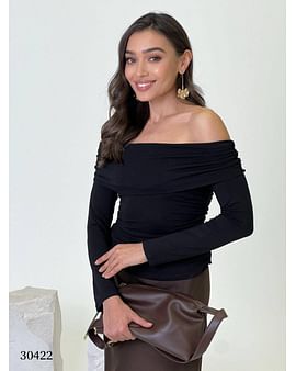 Блуза красная — акцент на плечи и уверенность MISS DIVA Блуза красная — акцент на плечи и уверенность MISS DIVA