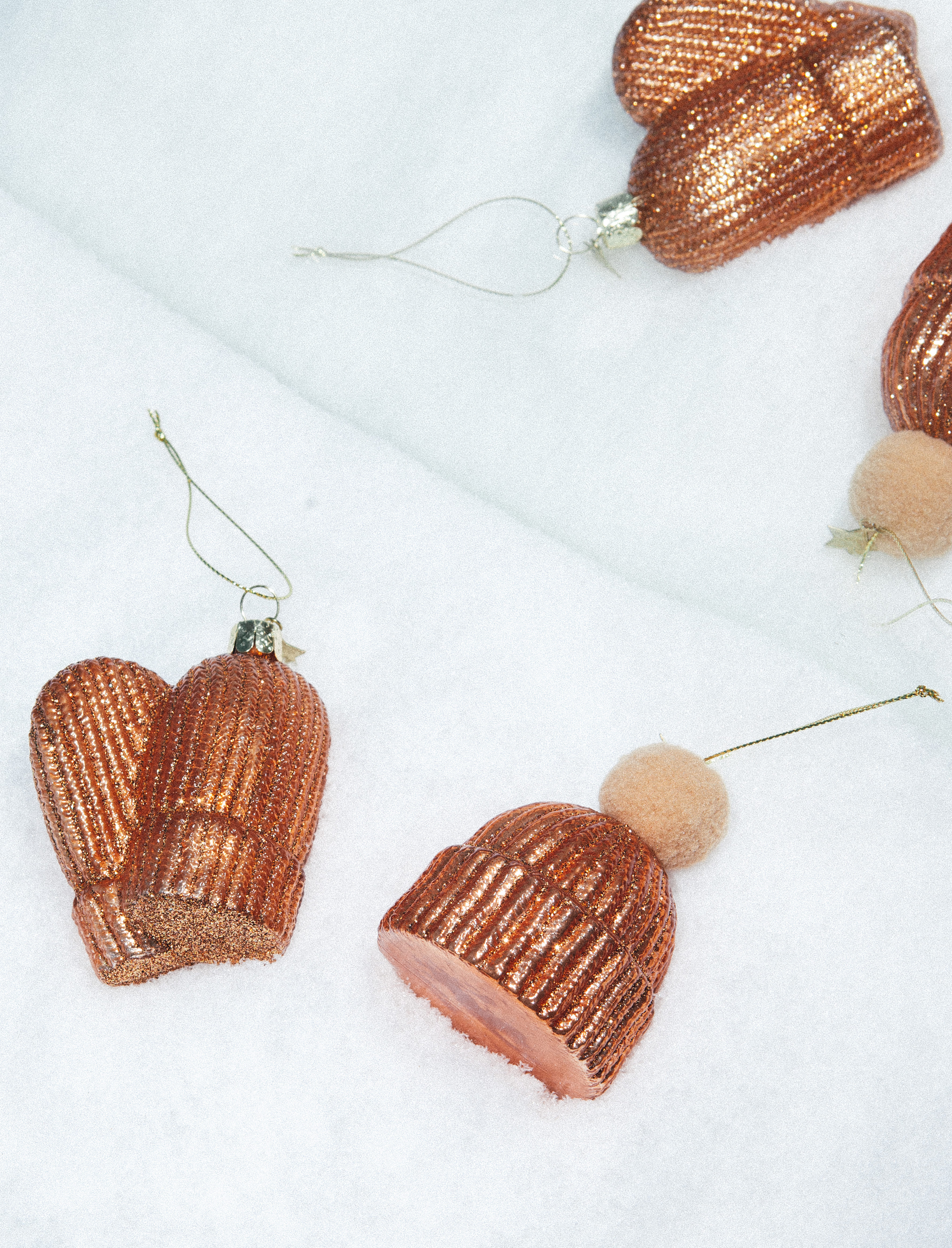 Новогоднее украшение Vondels Brown gloves Арт.1237000090079