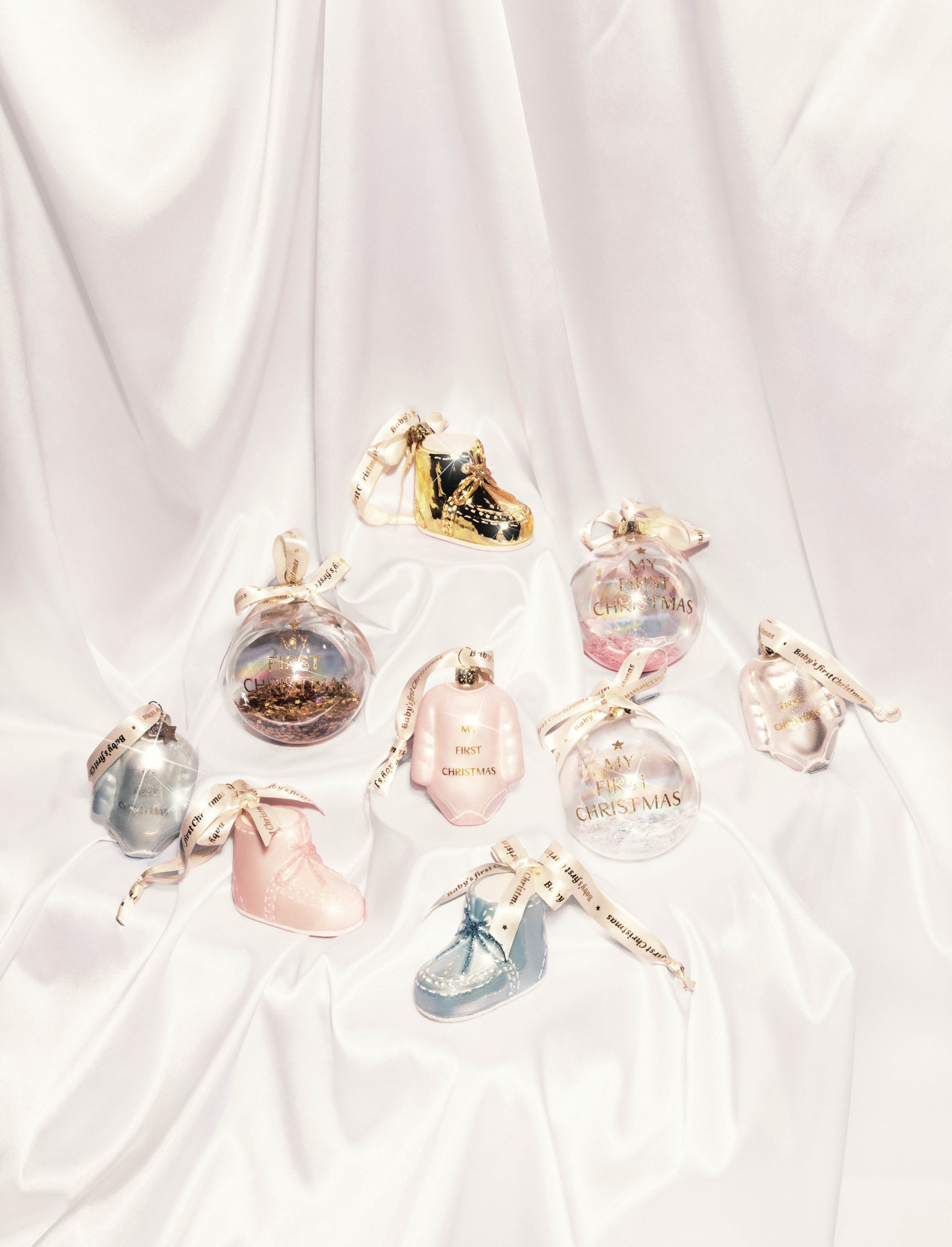 Новогоднее украшение Vondels Gold baby's first Christmas shoe Арт.1240221060011