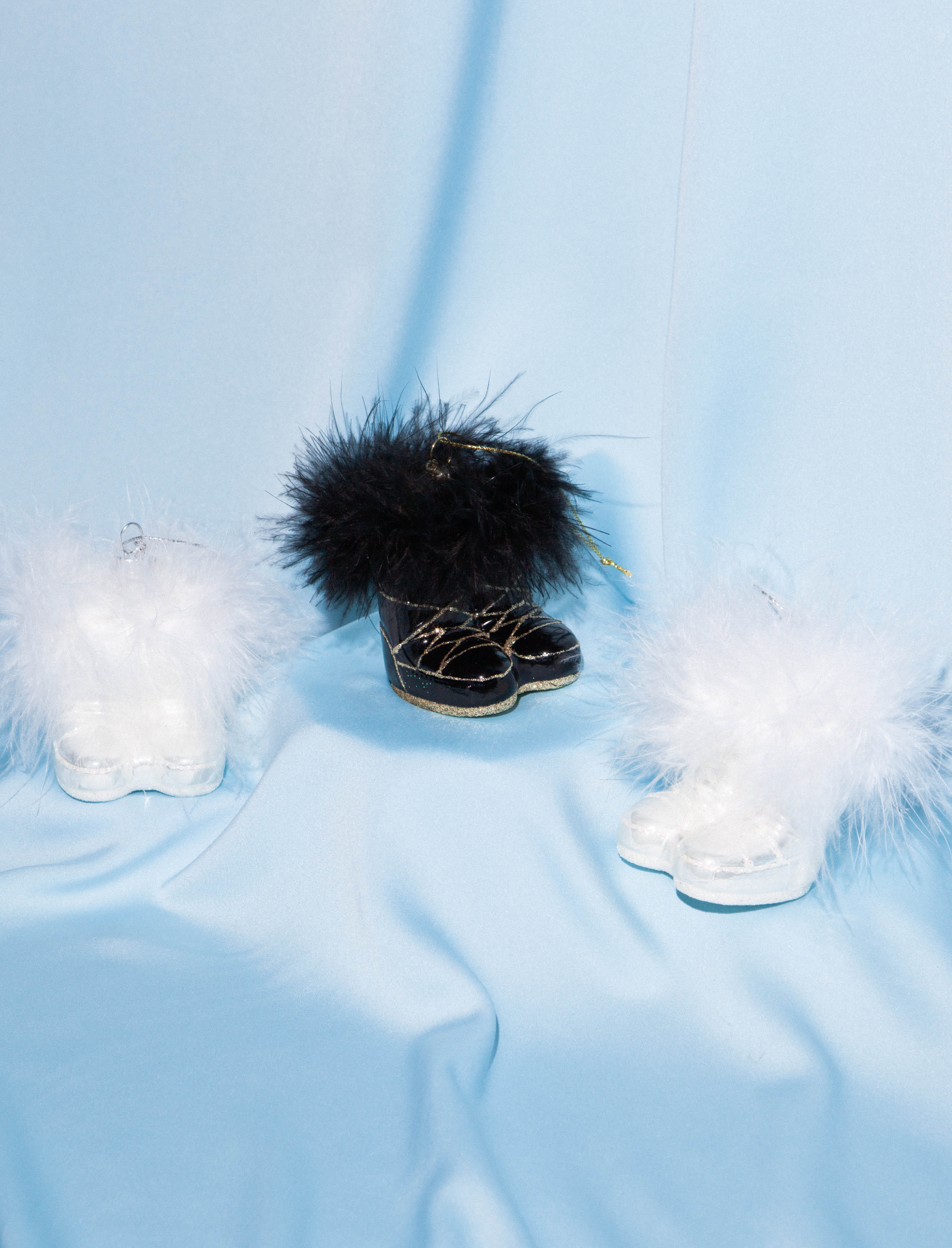 Новогоднее украшение Vondels Black fashion ski boots w/fur Арт.1240601075017