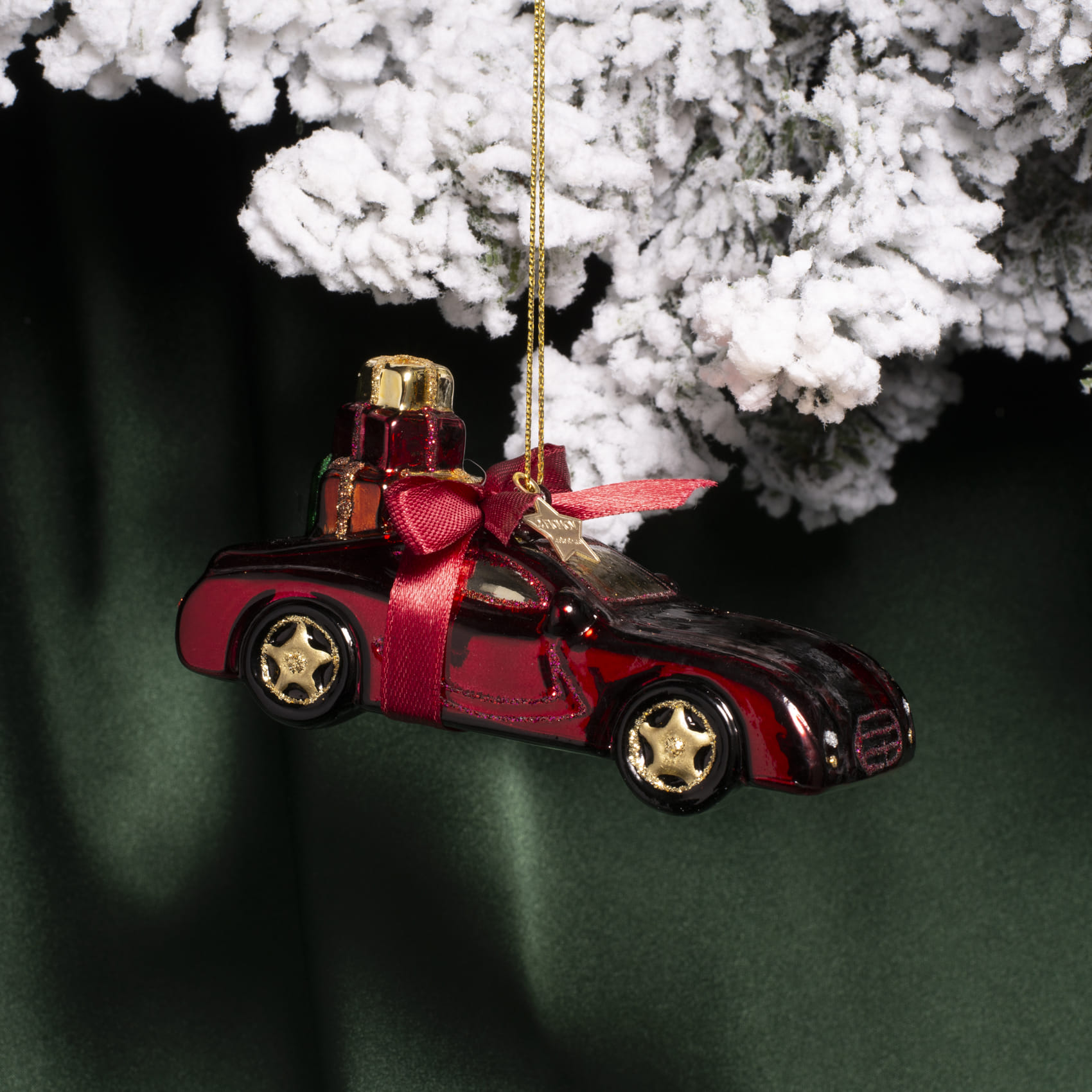 Новогоднее украшение Vondels Burgundy car w/presents Арт.2250721050015