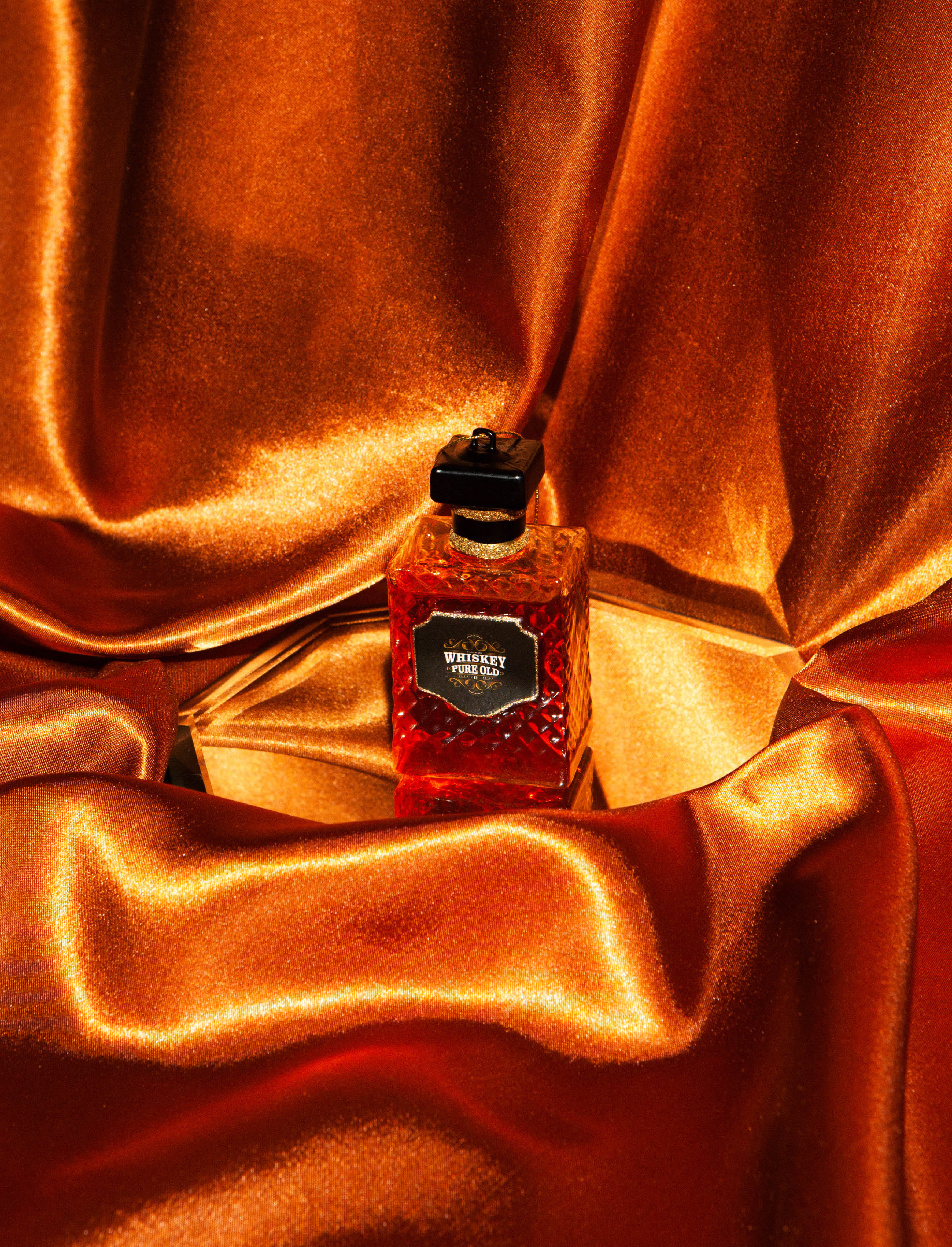 Новогоднее украшение Vondels Transparent whiskey bottle Арт.4222850085013