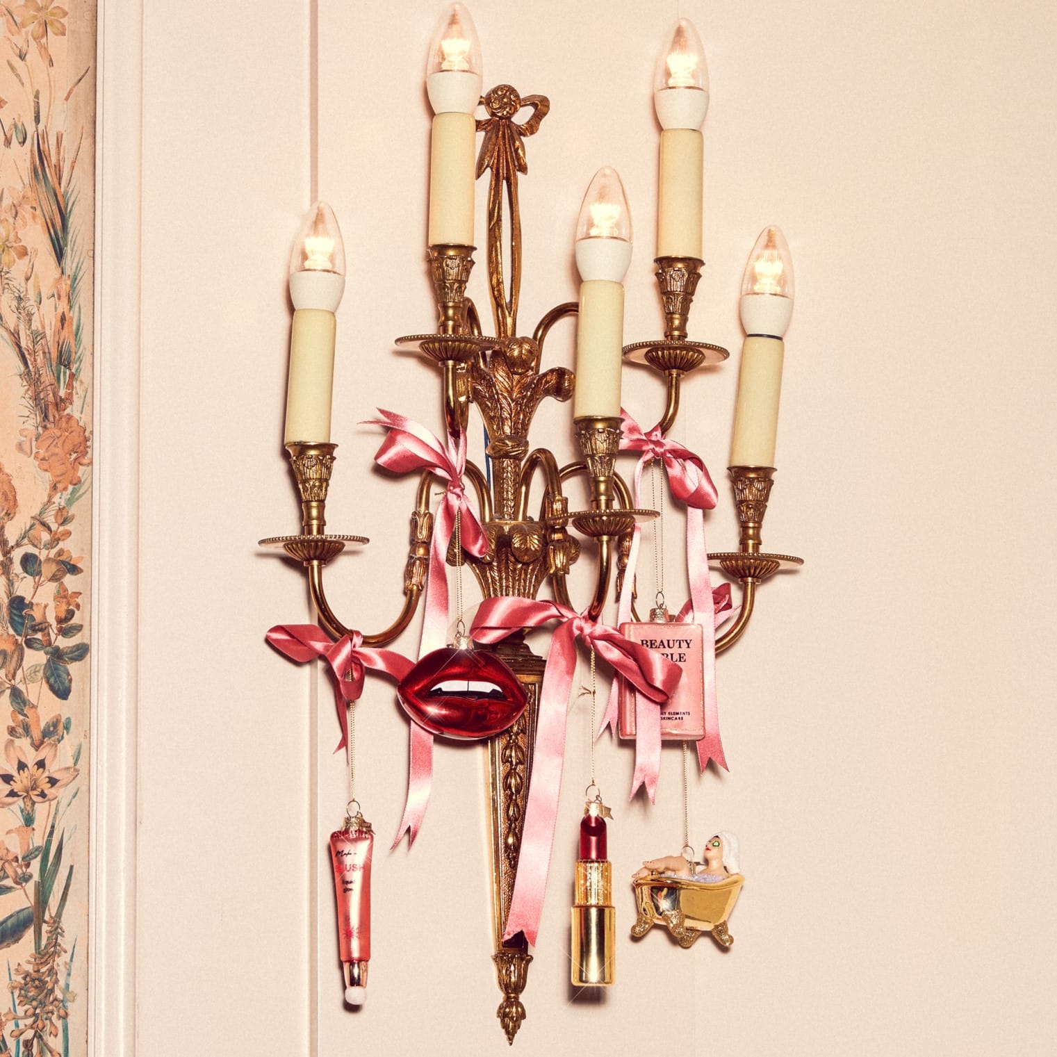 Новогоднее украшение Vondels Woman in shiny gold bath Арт.4250101060137