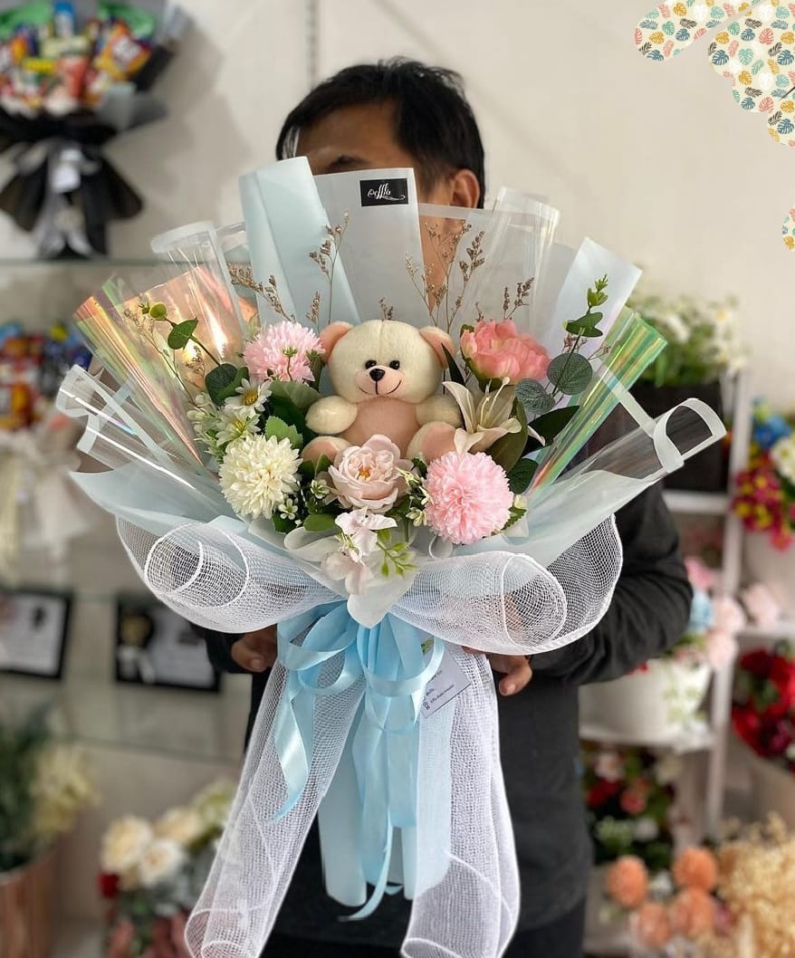 Букет с игрушкой