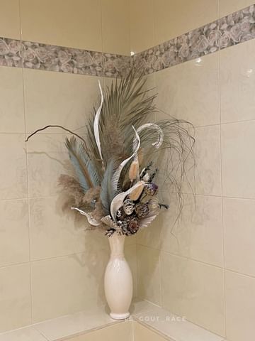 Напольная композиция из сухоцветов Фонтан