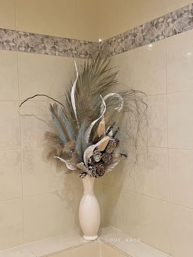 Напольная композиция из сухоцветов Фонтан