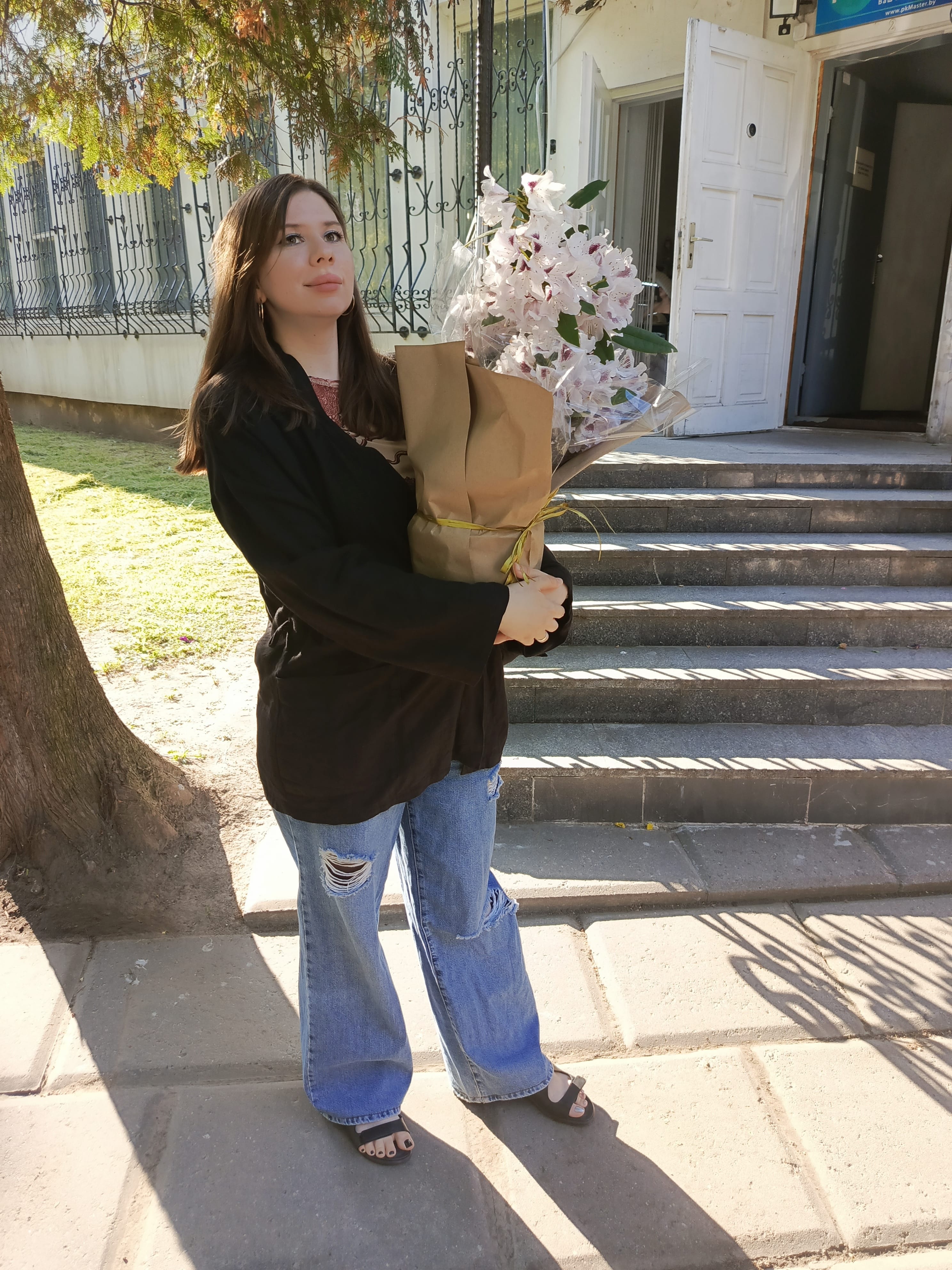 Рододендрон белый