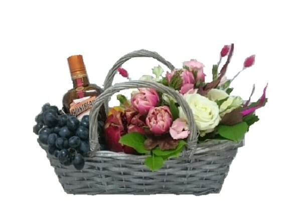 Цветочная подарочная корзина