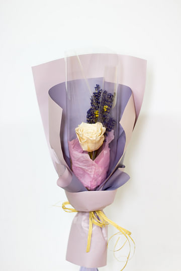 Букет Вечная роза и лаванда корейская упаковка